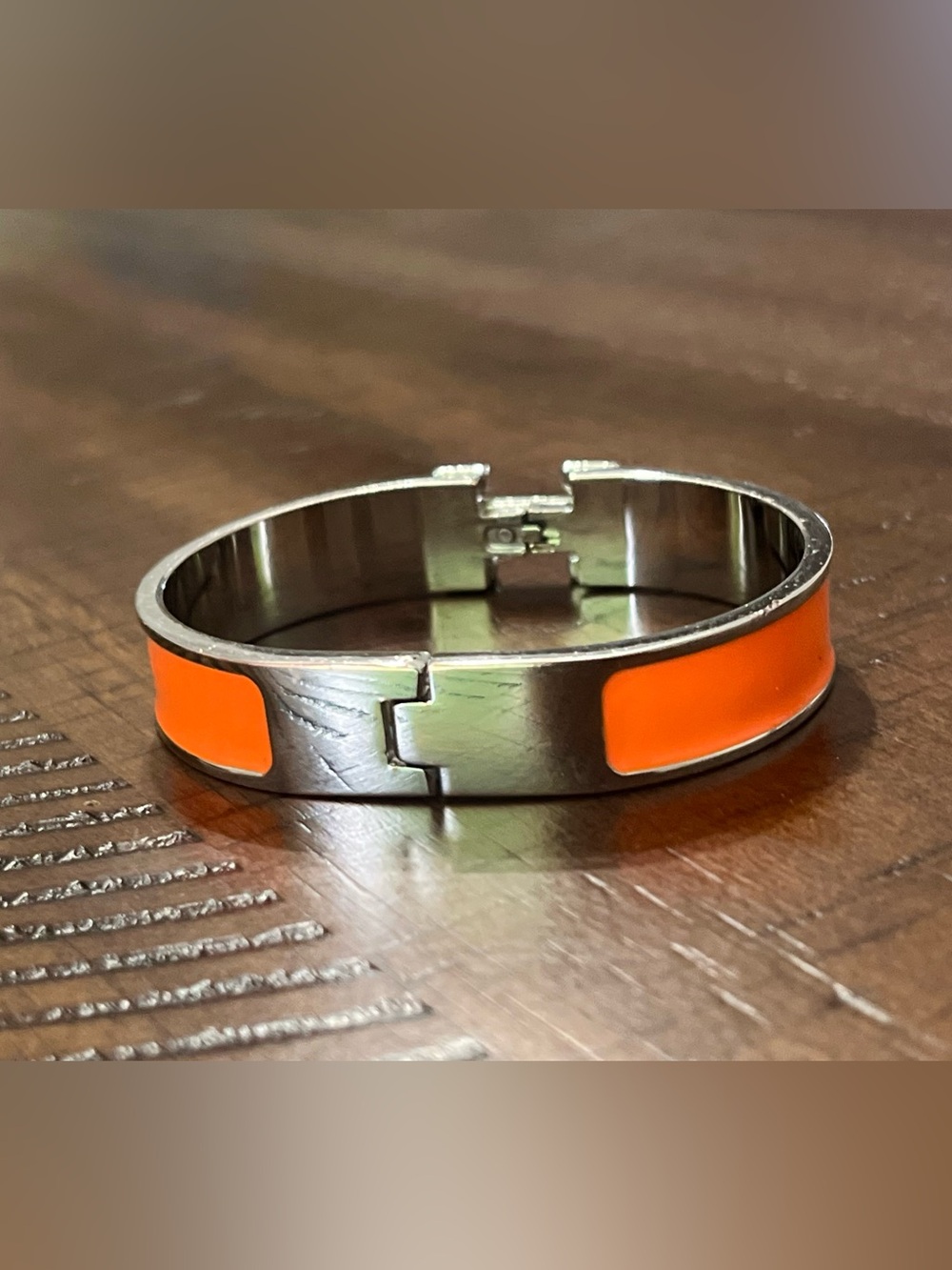 Silver & Orange H Bangle Click Bracelet Costume Jewelry High End Look - Picture 13 of 13